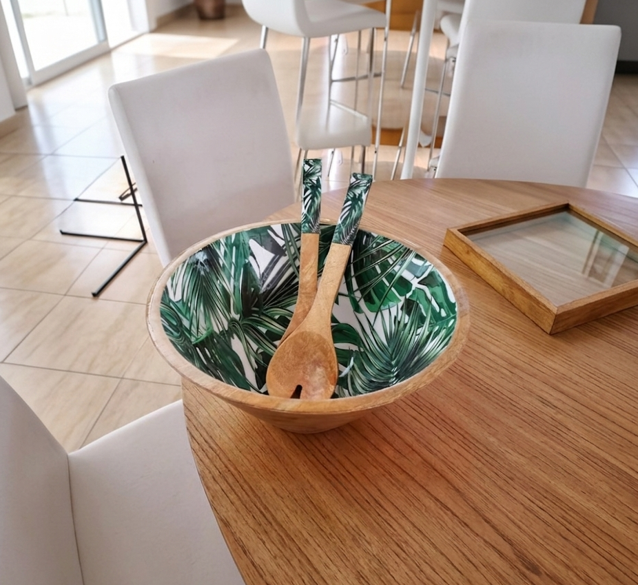 Salad bowl with two serving spoons - Image 3
