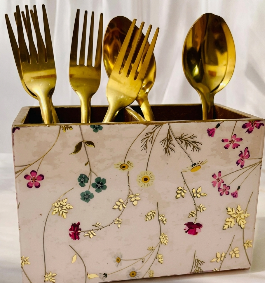 marble-finish-wooden-cutlery-holder