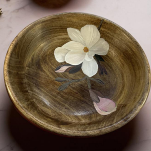 Elegant wooden designer plates crafted for premium hotel and restaurant table settings, featuring eco-friendly handcrafted serving platters with natural wood finish for luxury hospitality supplies and sustainable dining presentation.